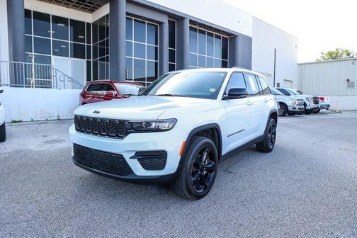 2023 Jeep Grand Cherokee Altitude