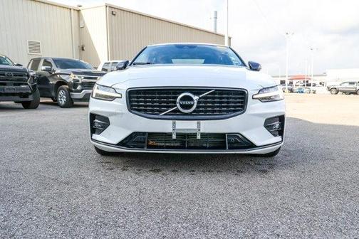 2021 Volvo S60 T5 Momentum