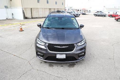 2022 Chrysler Pacifica Touring-L