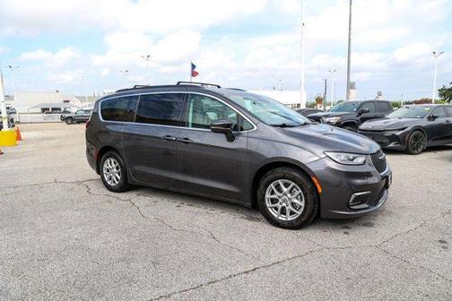 2022 Chrysler Pacifica Touring-L