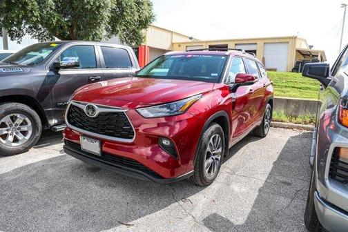 2024 Toyota Highlander XLE