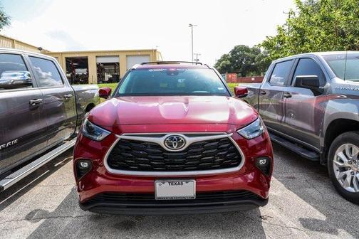 2024 Toyota Highlander XLE