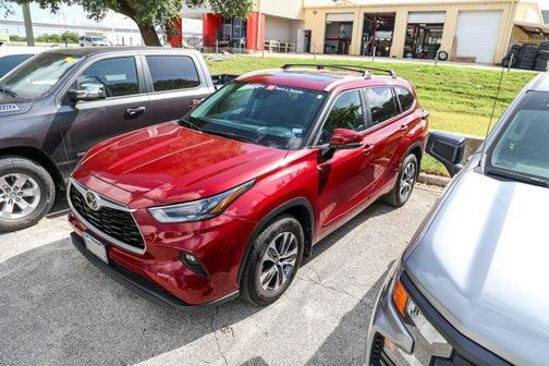 2024 Toyota Highlander XLE