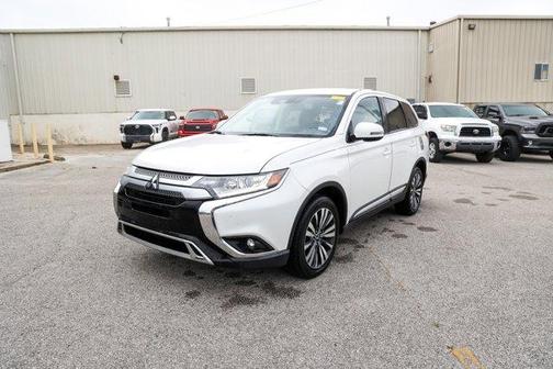 2020 Mitsubishi Outlander SE