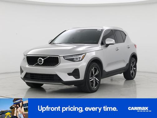 Silver 2023 Volvo XC40 B5 Core