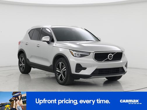 Silver 2023 Volvo XC40 B5 Core