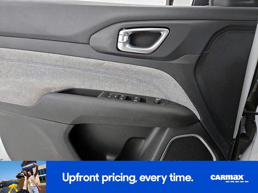 White 2023 Jeep Compass Sport