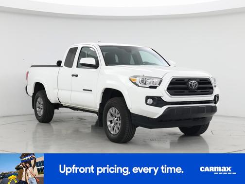 White 2018 Toyota Tacoma SR5