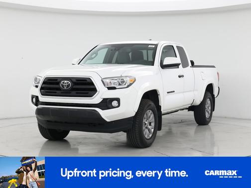 White 2018 Toyota Tacoma SR5