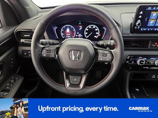 White 2025 Honda Pilot Trailsport