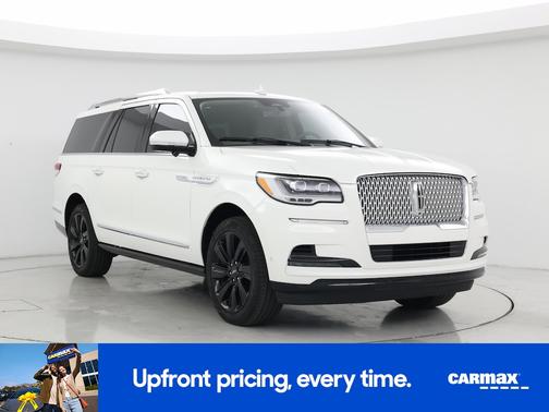 White 2023 Lincoln Navigator L Reserve