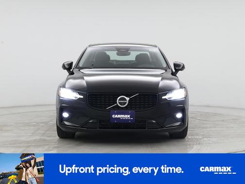 2024 Volvo S60 B5 Plus Dark Theme