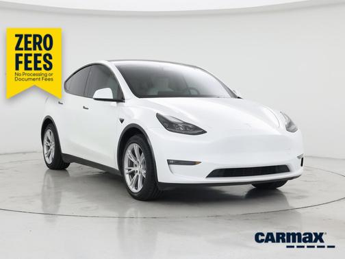 White 2024 Tesla Model Y Long Range
