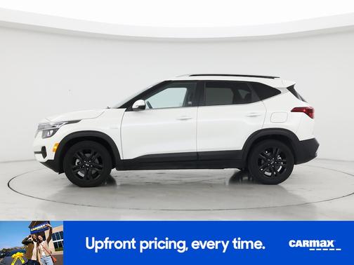 White 2021 Kia Seltos S