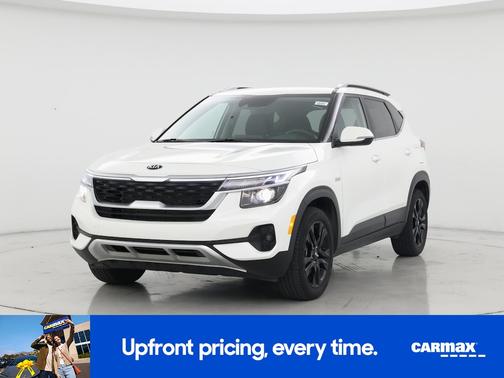 White 2021 Kia Seltos S