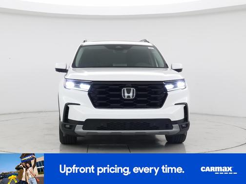 White 2023 Honda Pilot Elite