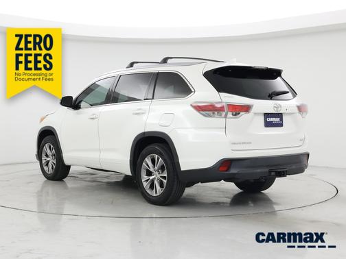 White 2015 Toyota Highlander XLE