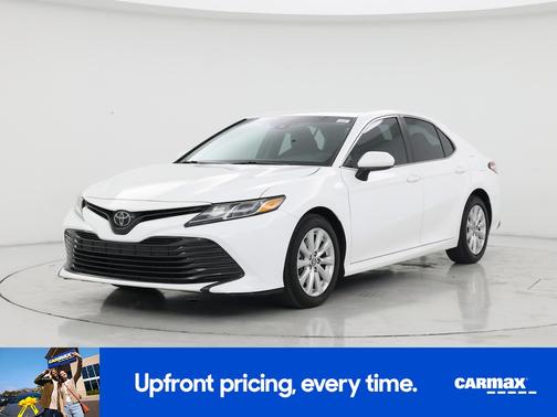 White 2018 Toyota Camry LE