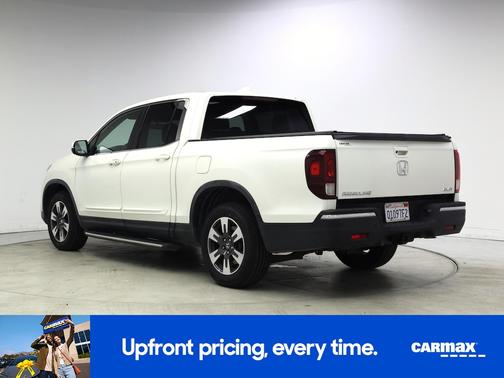 White 2017 Honda Ridgeline RTL