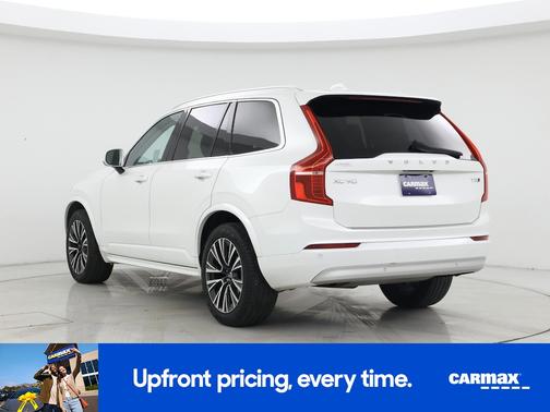 2022 Volvo XC90 T5 Momentum