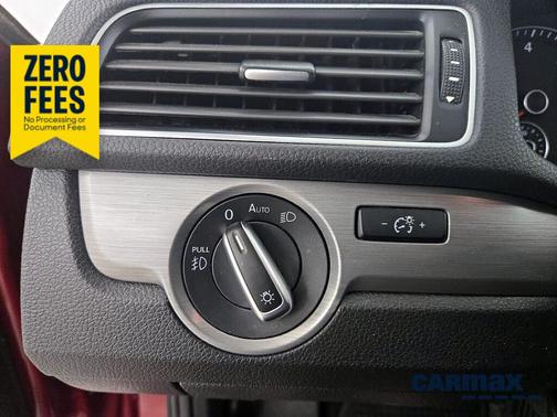 Red 2015 Volkswagen Passat SE