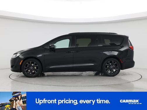 Black 2019 Chrysler Pacifica Limited