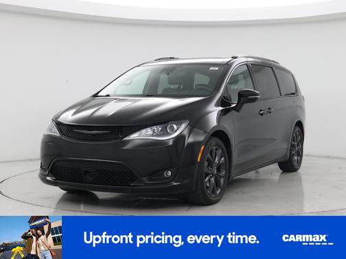 Black 2019 Chrysler Pacifica Limited