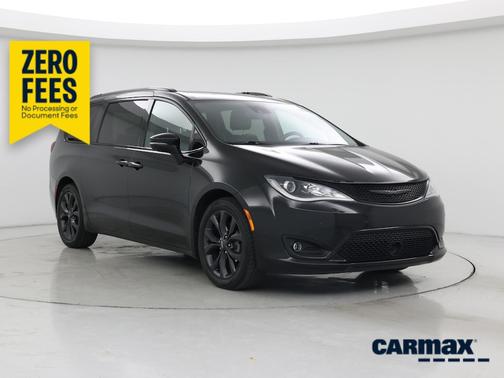 Black 2019 Chrysler Pacifica Limited