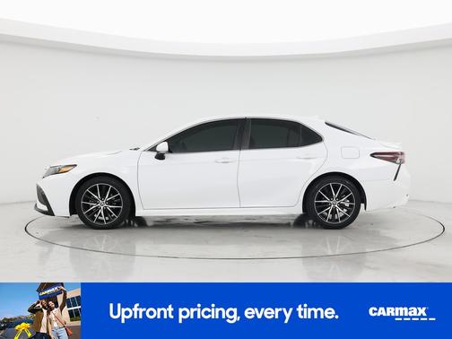 White 2023 Toyota Camry SE