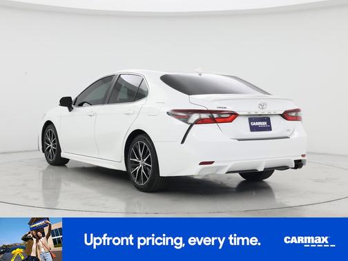 White 2023 Toyota Camry SE