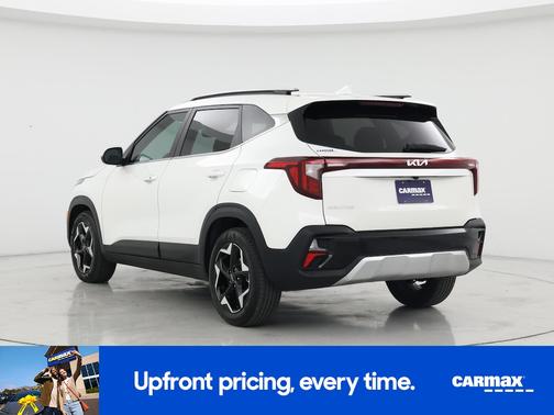 White 2024 Kia Seltos EX