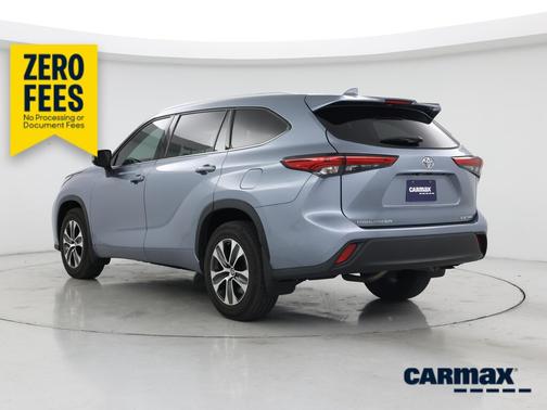Silver 2022 Toyota Highlander XLE