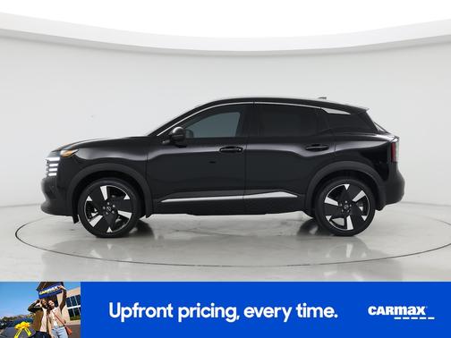 Black 2025 Nissan Kicks SR