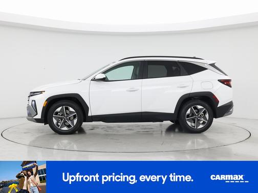 White 2025 Hyundai TUCSON SEL