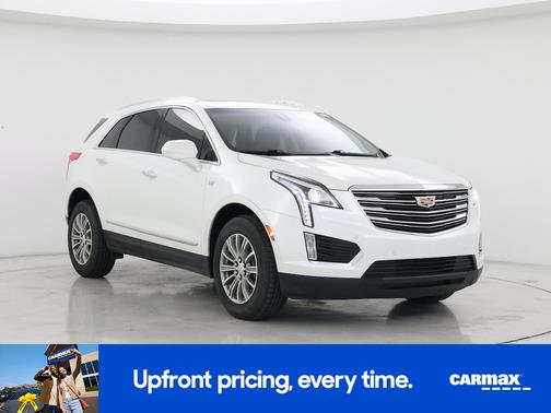 White 2017 Cadillac XT5 Luxury
