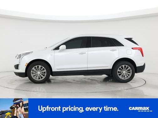 White 2017 Cadillac XT5 Luxury