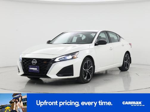 White 2023 Nissan Altima SR
