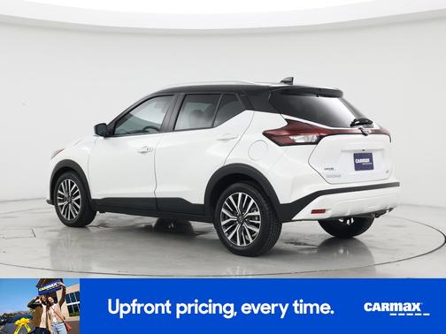 White 2023 Nissan Kicks SV