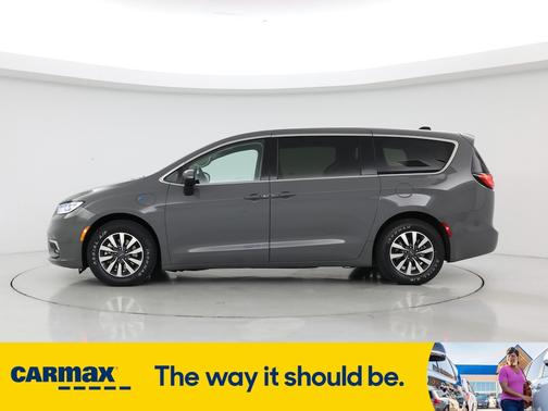 2023 Chrysler Pacifica Hybrid Touring L
