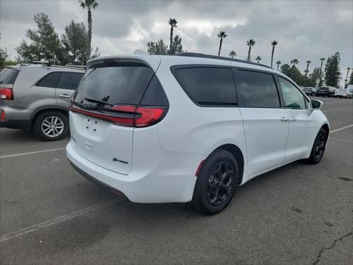 2021 Chrysler Pacifica Hybrid Touring L