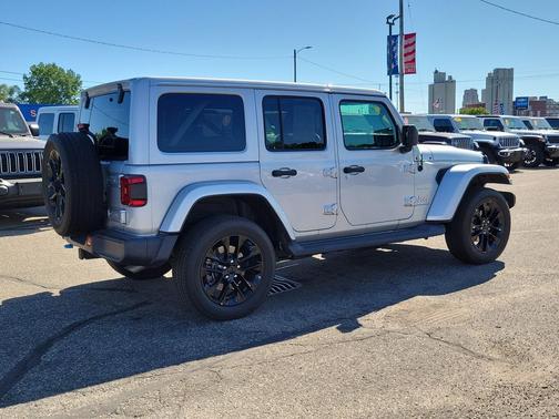 Silver Zynith Clearcoat 2023 Jeep Wrangler 4xe Sahara