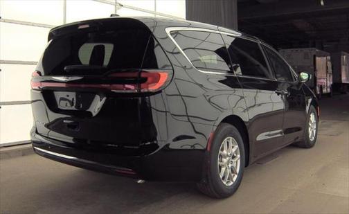 2025 Chrysler Pacifica L