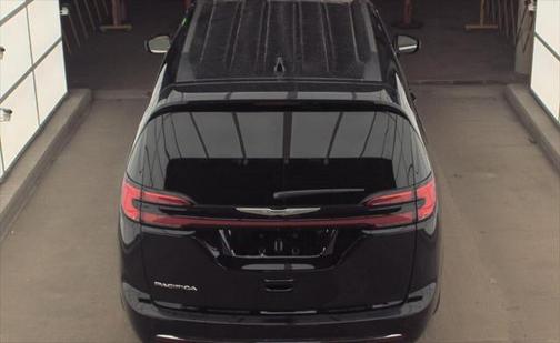 2025 Chrysler Pacifica L