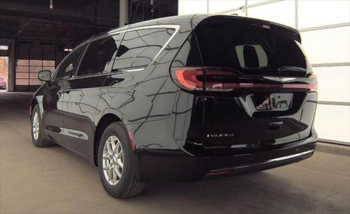 2025 Chrysler Pacifica L
