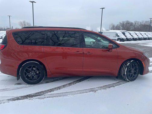 2018 Chrysler Pacifica Touring-L Plus