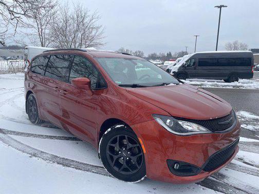 2018 Chrysler Pacifica Touring-L Plus