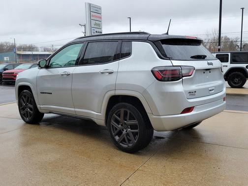 Silver Zynith Metallic Clearcoat 2025 Jeep Compass Limited