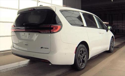 2023 Chrysler Pacifica Hybrid Limited