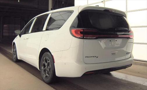 2023 Chrysler Pacifica Hybrid Limited