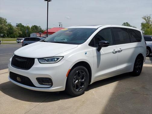 2023 Chrysler Pacifica Hybrid Limited